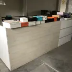 LOTE 03 - Balcão com 7 gavetas, gaveta para caixa e porta