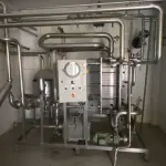 LOTE 019 - 01 Pasteurizador com trocador a placas e registrador gráfico analógico de 10.000 l/h