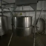LOTE 001 - Imóvel e maquinas para laticínio