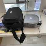 LOTE 10 - MÓVEIS EQUIPAMENTOS - vários itens junto ao prédio