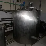LOTE 001 - Imóvel e maquinas para laticínio