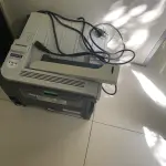 LOTE 10 - MÓVEIS EQUIPAMENTOS - vários itens junto ao prédio