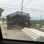 LOTE 001 - Lote de Estruturas metálicas em formato curvo e demais estruras localizados na parte externa 