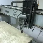 LOTE 055 - Maquina de corte e fresa cnc vetor 