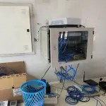 LOTE 10 - MÓVEIS EQUIPAMENTOS - vários itens junto ao prédio