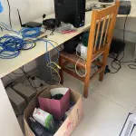 LOTE 10 - MÓVEIS EQUIPAMENTOS - vários itens junto ao prédio