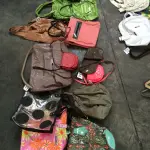 LOTE  - SAPATOS E BOLSAS FEMININOS