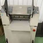 LOTE 581 - maquina guilhotina Titan