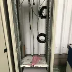 LOTE 323 - Rack com equipamentos de teste 