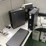 LOTE 278 - 5 cpus, roteador, monitor, lote de fios e carregadores, dvd, aquecedor de folhas, mouses, teclados, fontes  