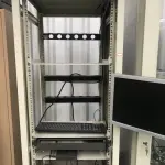 LOTE 339 - Rack com equipamentos de teste 