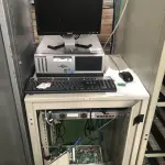LOTE 382 - Cpu, monitor, teclado, mouse e armario com equipamentos 