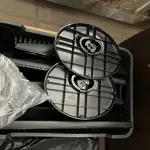 LOTE 001 - LISTAGEM GRANDE DE BENS DE LANCHERIA - PROJETOR, MESAS, CADEIRAS, FRITADEIRAS A GAS E ELETRICAS, FREEZERS, GELADEIRA, TELA, COMPUTADOR, LIXEIRA, FRIGOBAR,  FORNO CONVECTOR, CHAPA BIFETEIRA, AR CONDICIONADO SO FRENTE.