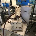 LOTE 058 - máquina de pingar cola