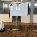 LOTE 206 - Quadro de aviso
