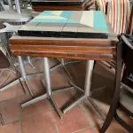 LOTE 001 - LISTAGEM GRANDE DE BENS DE LANCHERIA - PROJETOR, MESAS, CADEIRAS, FRITADEIRAS A GAS E ELETRICAS, FREEZERS, GELADEIRA, TELA, COMPUTADOR, LIXEIRA, FRIGOBAR,  FORNO CONVECTOR, CHAPA BIFETEIRA, AR CONDICIONADO SO FRENTE.
