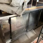 LOTE 001 - LISTAGEM GRANDE DE BENS DE LANCHERIA - PROJETOR, MESAS, CADEIRAS, FRITADEIRAS A GAS E ELETRICAS, FREEZERS, GELADEIRA, TELA, COMPUTADOR, LIXEIRA, FRIGOBAR,  FORNO CONVECTOR, CHAPA BIFETEIRA, AR CONDICIONADO SO FRENTE.
