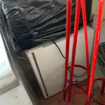 LOTE 001 - LISTAGEM GRANDE DE BENS DE LANCHERIA - PROJETOR, MESAS, CADEIRAS, FRITADEIRAS A GAS E ELETRICAS, FREEZERS, GELADEIRA, TELA, COMPUTADOR, LIXEIRA, FRIGOBAR,  FORNO CONVECTOR, CHAPA BIFETEIRA, AR CONDICIONADO SO FRENTE.