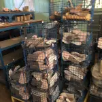 LOTE 146 - lote de caixas vazadas metálicas de empilhar