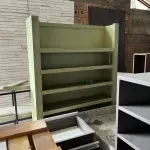 LOTE 001 - LISTAGEM GRANDE DE BENS DE LANCHERIA - PROJETOR, MESAS, CADEIRAS, FRITADEIRAS A GAS E ELETRICAS, FREEZERS, GELADEIRA, TELA, COMPUTADOR, LIXEIRA, FRIGOBAR,  FORNO CONVECTOR, CHAPA BIFETEIRA, AR CONDICIONADO SO FRENTE.
