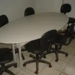 LOTE 022 - mesa de reunião