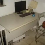 LOTE 002 - mesa de escritório cor cinza