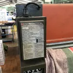 LOTE 252 - Balancim ponte  Atom Klein S320 com mesa de roletes