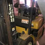LOTE 041 - empilhadeira a gás marca Yale com o botijão