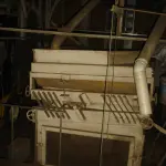 LOTE 040 - sistema de preparação de feijão com moega pequena tipo bacia, elevadores, desbastadoras, filtragem, secagem, com mesa vibratória e classificação de grãos