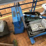 LOTE 392 - Carrinho de mecânico, caixa de fermentas, bancada e carrinho 