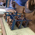 LOTE 461 - prateleira de metal 