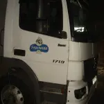 LOTE 047 - Caminhão Mercedes Atego 1719 ano 2012, pl ITY6474 cor branca com baú de metálico