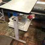 LOTE 334 - Mesa para máquina