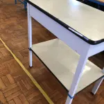 LOTE 250 - Bancada de trabalho e mesa para máquina