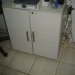 LOTE 019 - impressora HP e 2 telefones sem fio e balcão pequeno