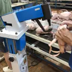 LOTE 236 - 2 máquinas de rebater costura 
