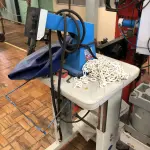 LOTE 385 - Máquina de pingar cola