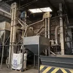 LOTE 040 - sistema de preparação de feijão com moega pequena tipo bacia, elevadores, desbastadoras, filtragem, secagem, com mesa vibratória e classificação de grãos