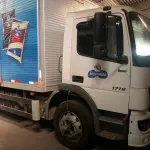 LOTE 047 - Caminhão Mercedes Atego 1719 ano 2012, pl ITY6474 cor branca com baú de metálico