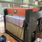 LOTE 251 - Balancim ponte Atom Klein 300MTH com mesa de roletes