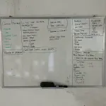 LOTE 003 - quadro branco para avisos