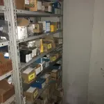 LOTE 066 - Lote com 7 prateleiras e diversos parafuos e arruelas e porcas 