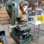 LOTE 003 - Prensa excêntrica, Marca Kaerk, mod PW 65 380v 5cv, capacidade 65 ton, ano 1995