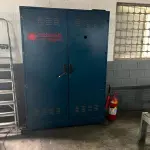 LOTE 125 - armario metalico azul Metalser 2 portas