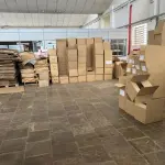 LOTE 092 - lote de papelao e corrugados