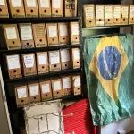 LOTE 008 - prateleira de aço e 2 arquivos 4 gavetas
