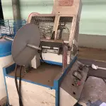 LOTE 002 - LOTE ENGLOBADO DE MAQUINAS E MÓVEIS SOMENTE NO PAVILHÃO DA ESQUINA