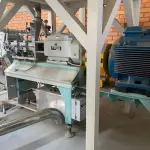 LOTE 070 - Um extrusora Buhler nº 72694/1 de 90k, Typ Ex 50/134. Em Ijui/RS