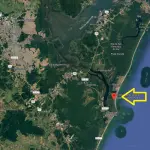 LOTE 002 - terreno, de forma retangular, sob n° 02, da quadra n° 93, do loteamento “Cidade Balneária Luzemar”,  área total de 360,00 m