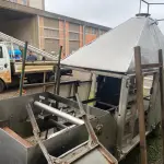 LOTE 072 - Lote de fornos de aplicação de cobertura e sabor , em inox, estado de sucata, tacho em inox, esteiras usadas, etc. Em Ijuí/RS